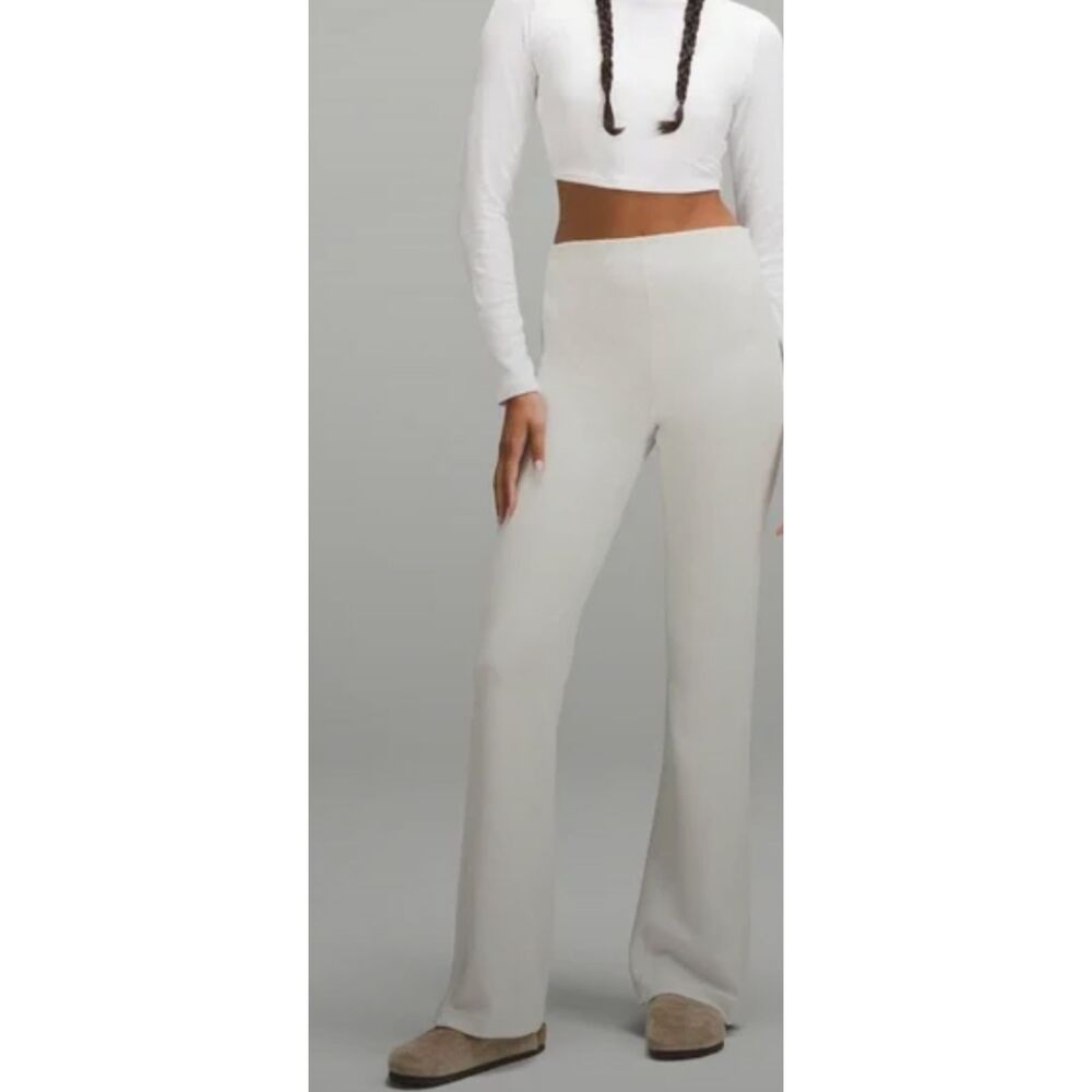 Lululemon Ribbed Softstreme Flared Pant Regular Cream Bone Size 2